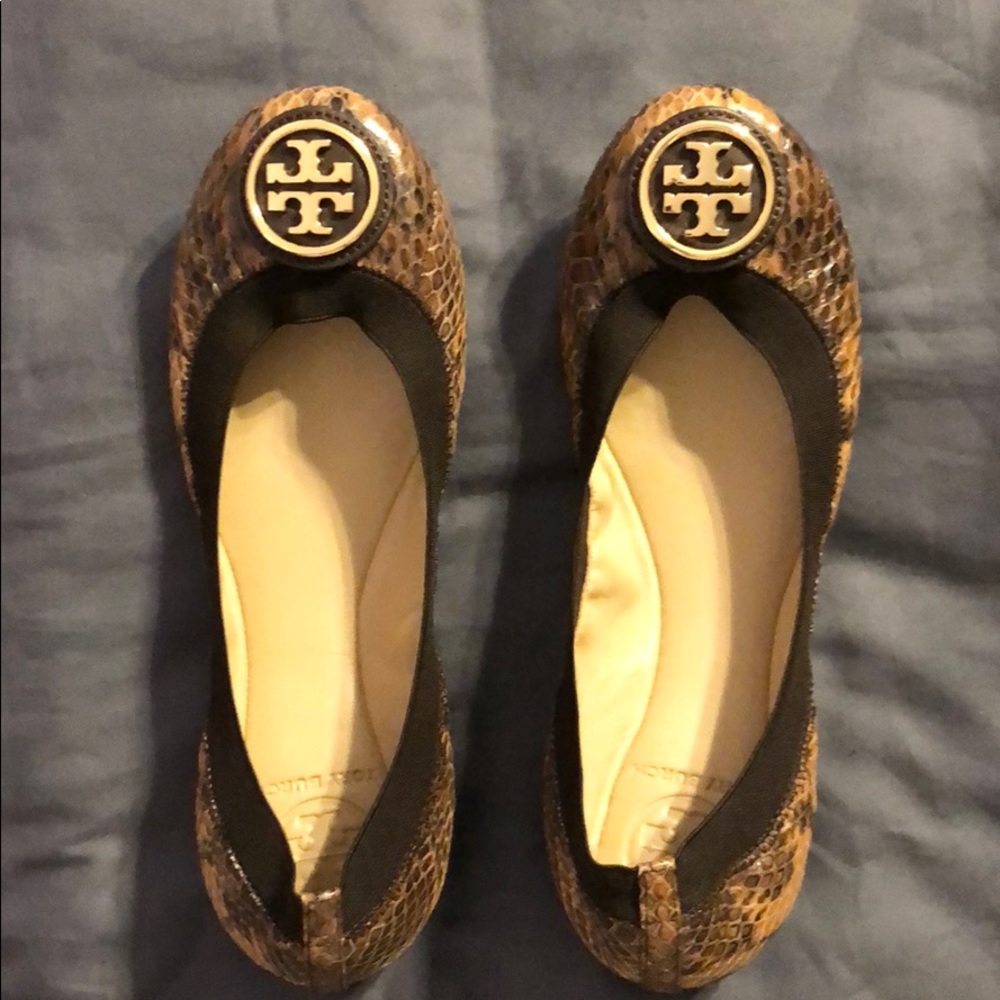 Tory Burch Caroline flat brown size 6M new no box